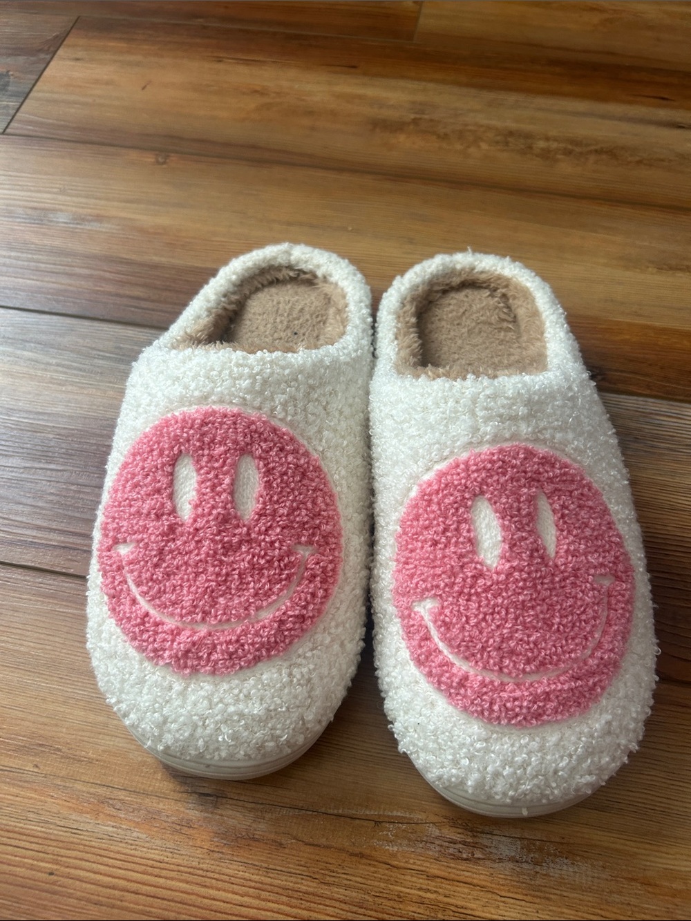 Cream Sherpa Slippers with Pink Smiley Appliqué